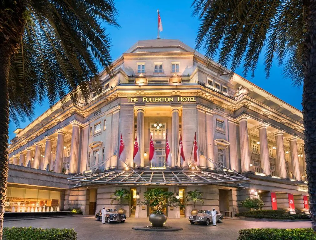 The Fullerton Hotel Singapore, the 1928 neoclassical Fullerton Building and National Monument