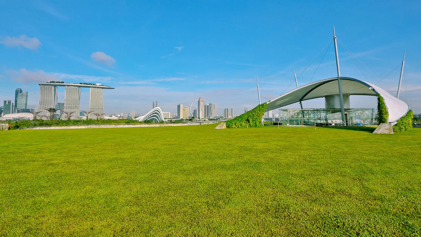 Marina Barrage — More than just an ordinary dam, the Marina Barrage is an ideal recreational space.